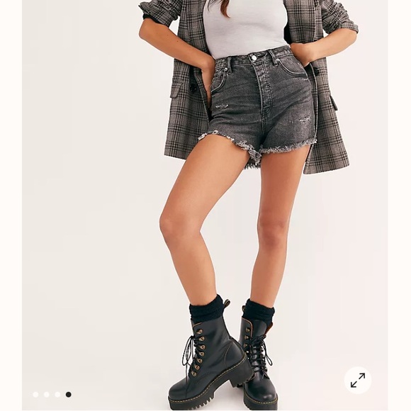 Free people curvy vintage jean shorts - Picture 2 of 6